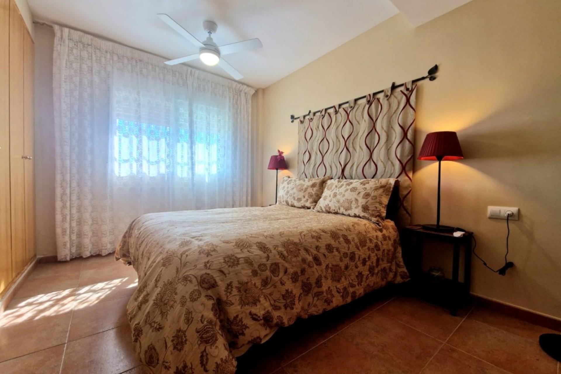 Reventa - Semi Detached -
Relleu - Inland