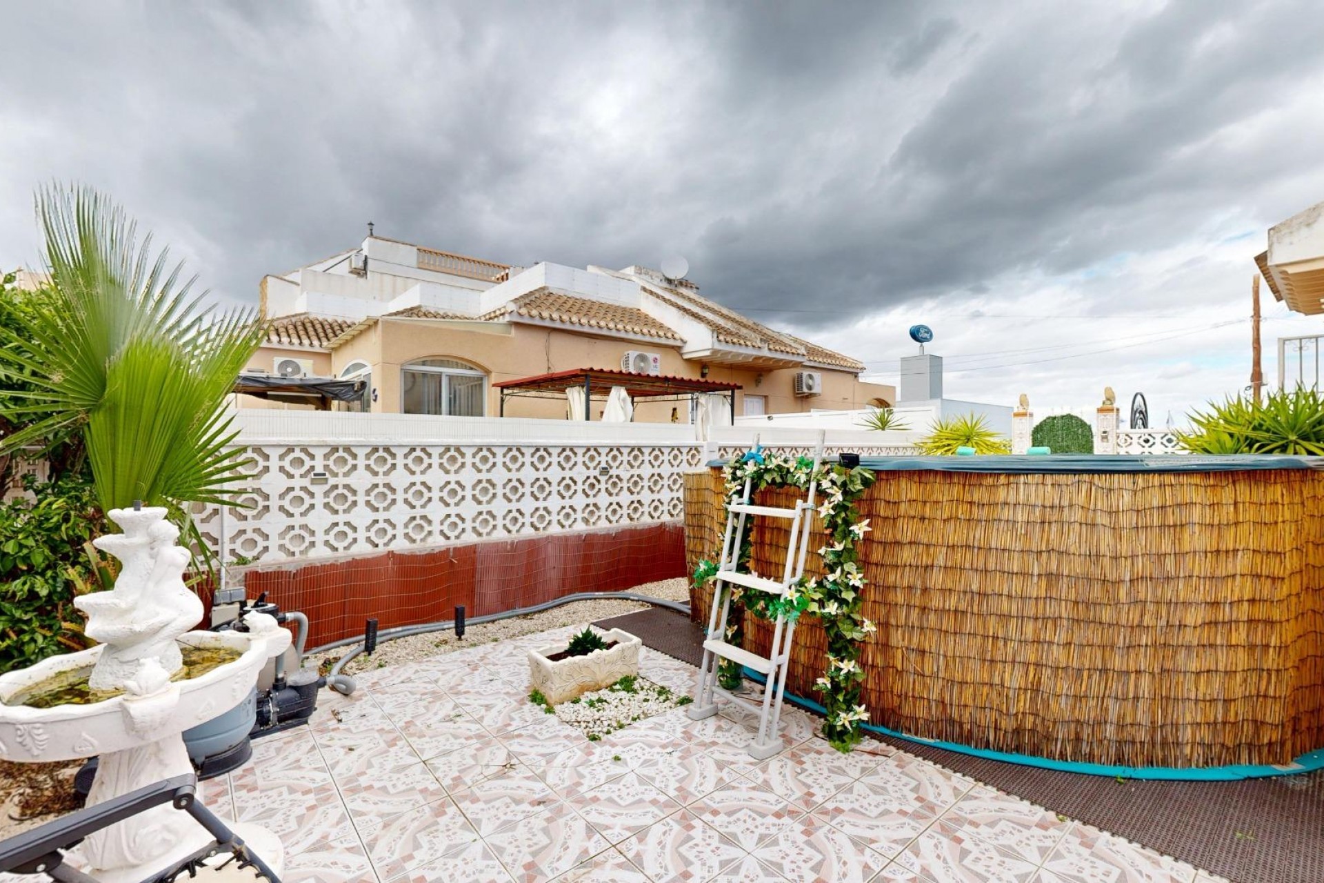 Reventa - Semi Detached -
San Miguel de Salinas - 03193