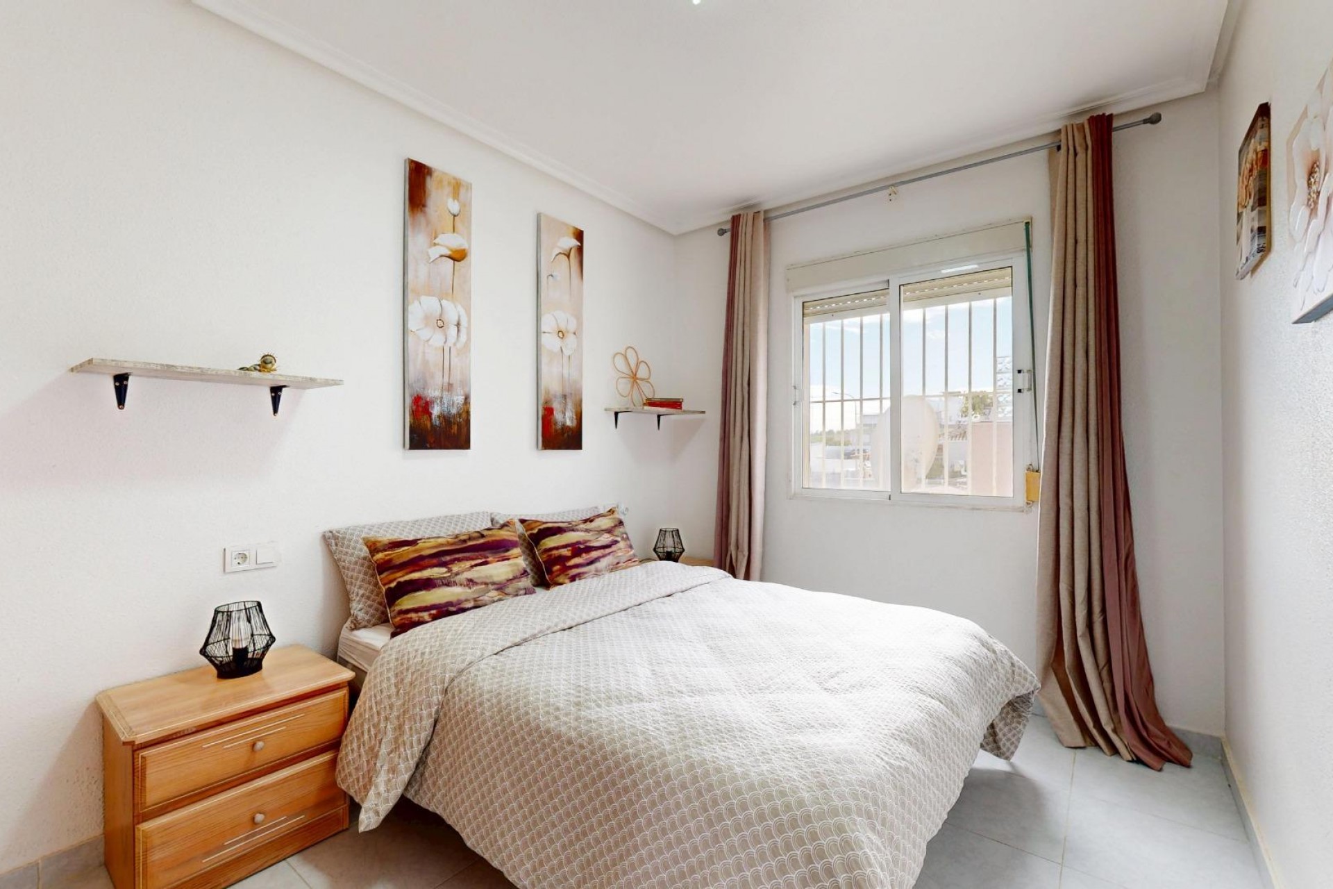Reventa - Semi Detached -
San Miguel de Salinas - 03193