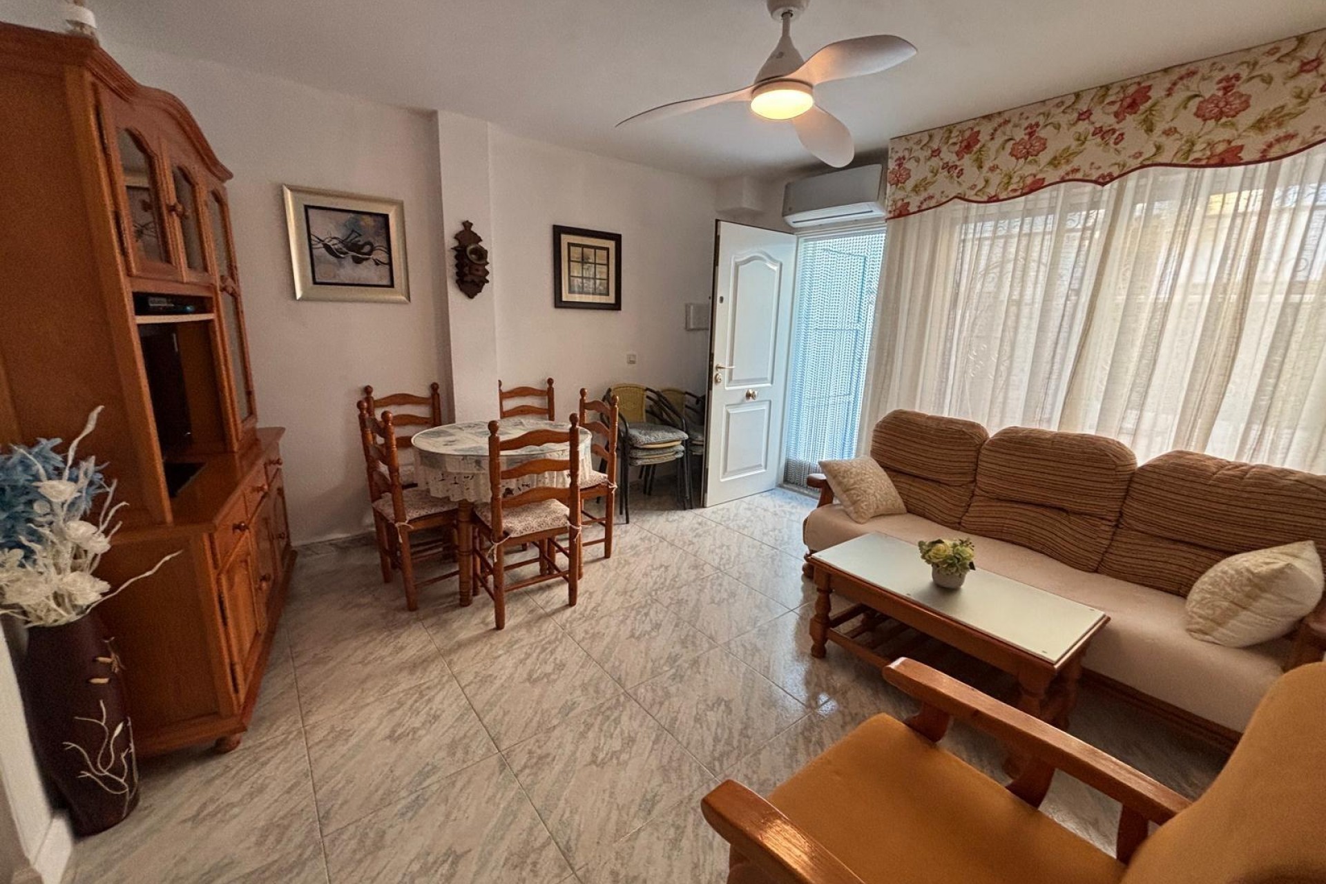 Reventa - Semi Detached -
Torrevieja - Carrefour