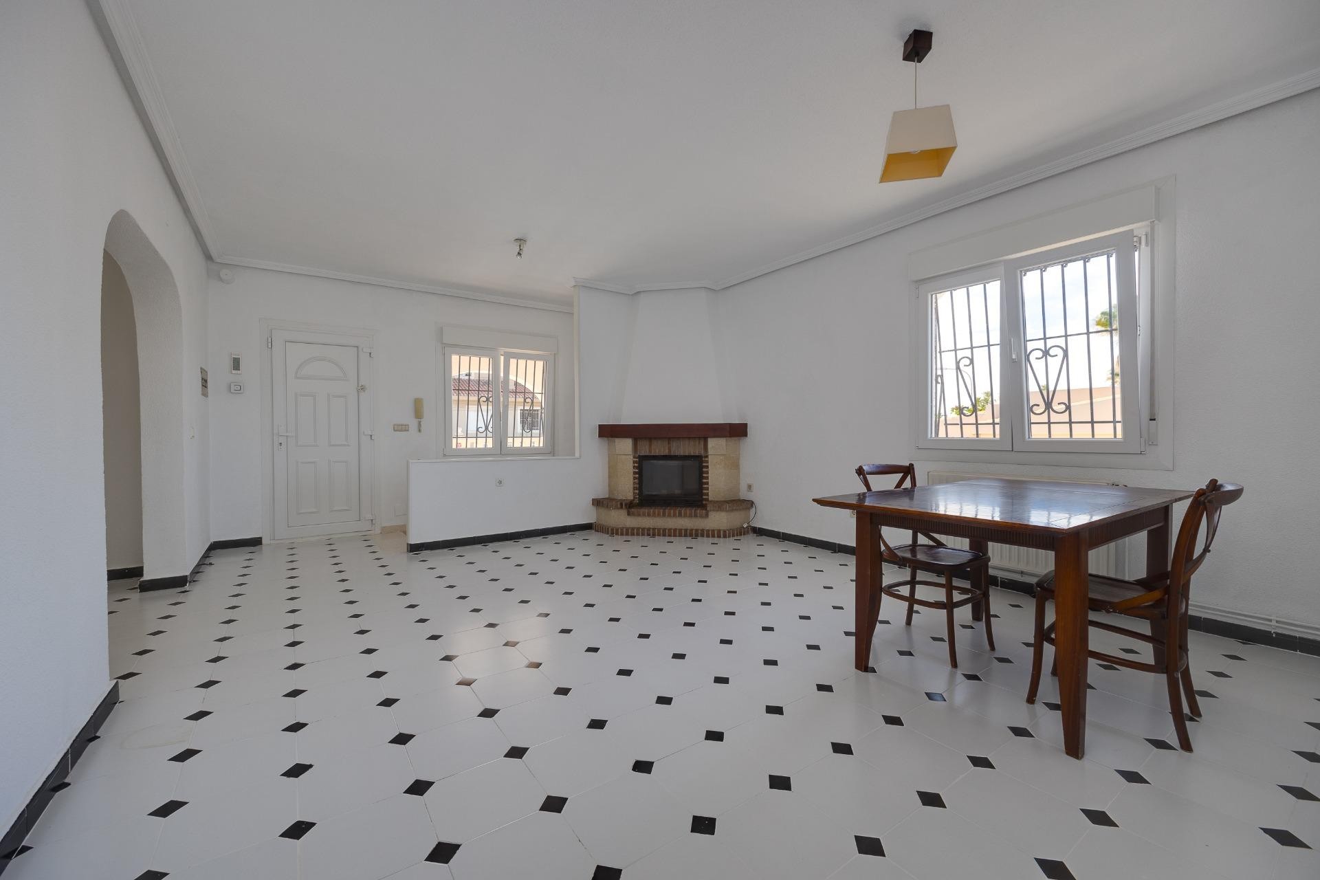 Reventa - Semi Detached -
Torrevieja - La Siesta - El Salado - Torreta