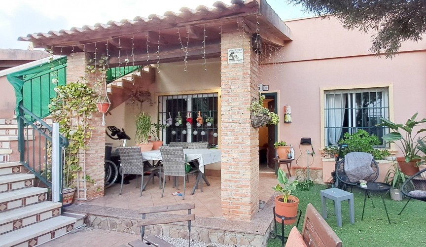 Reventa - Semi Detached -
Torrevieja - Parque Acuático - Sector 25