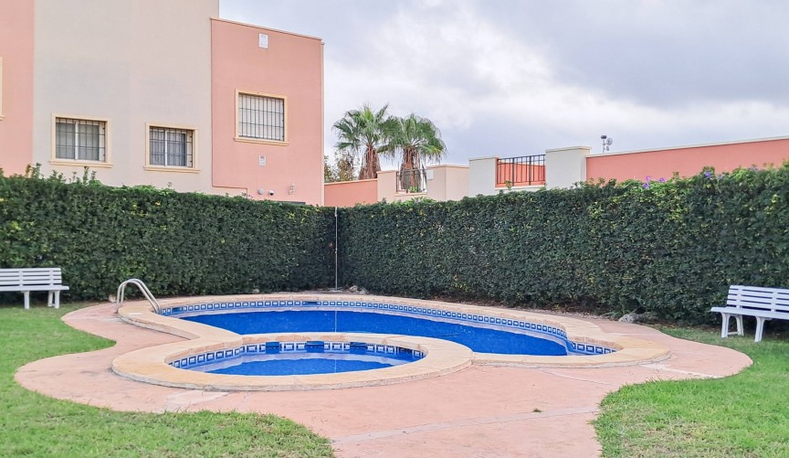 Reventa - Semi Detached -
Torrevieja - Parque Acuático - Sector 25