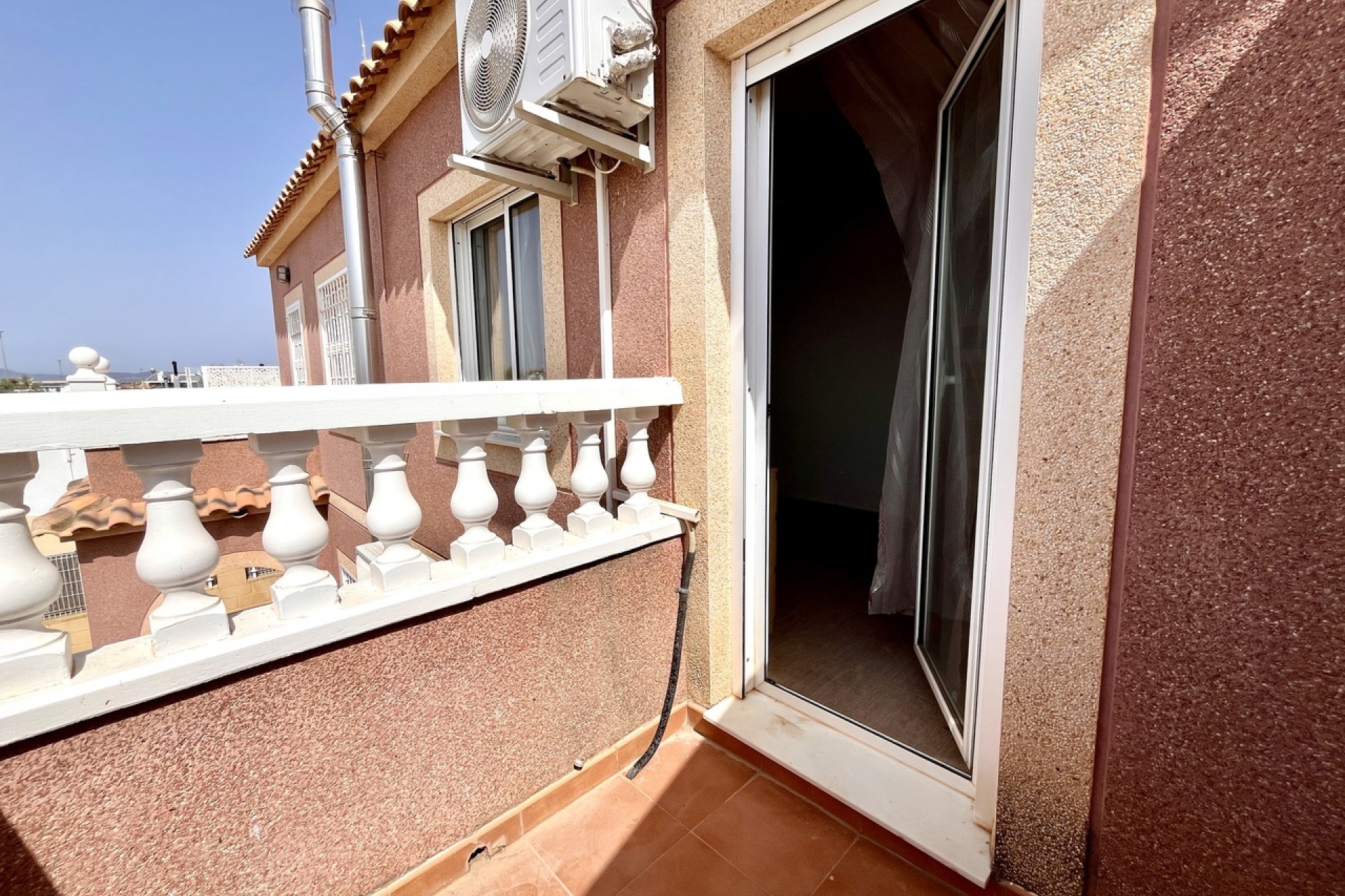 Reventa - Town House -
Avileses - Inland