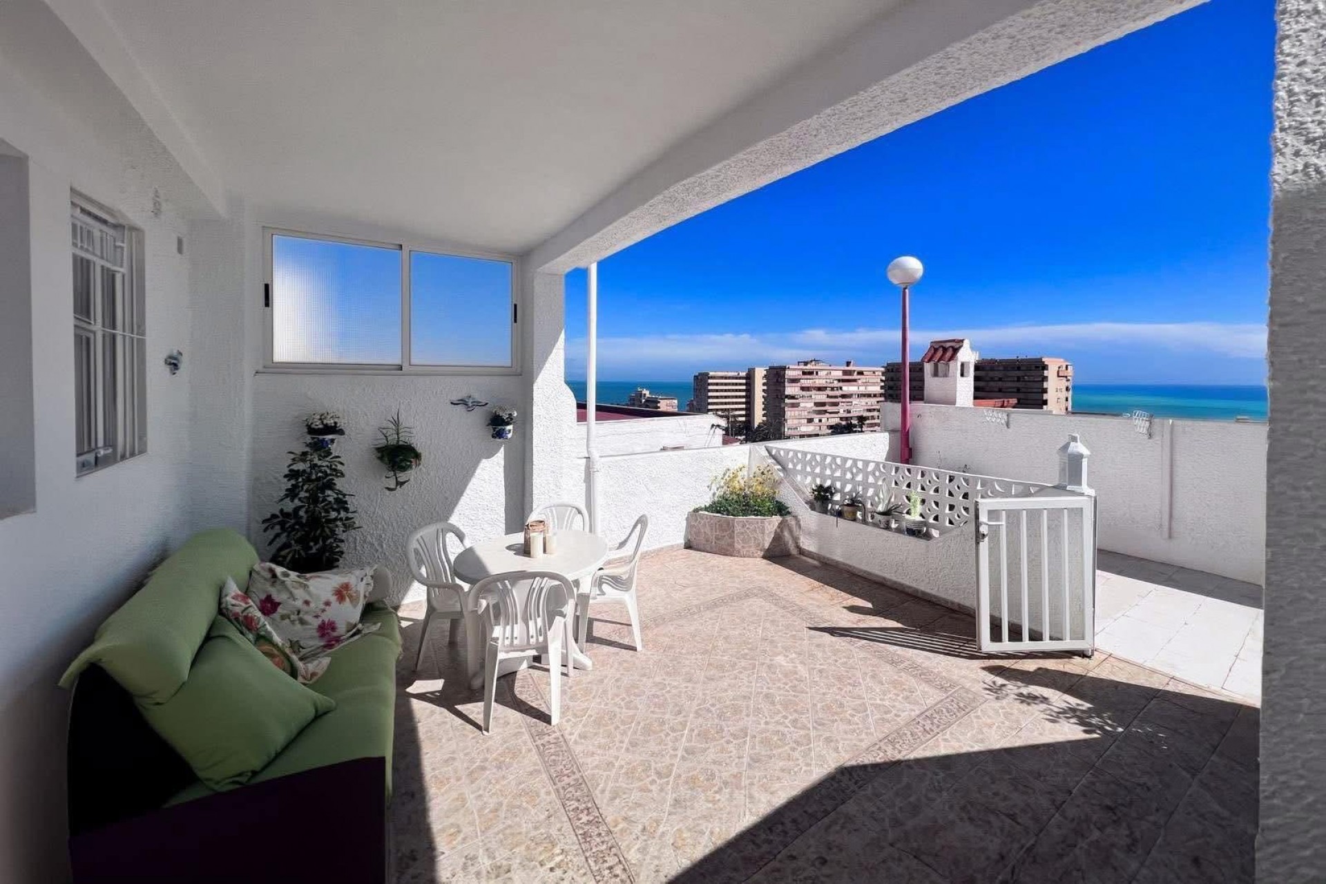 Reventa - Town House -
Cabo Cervera - Costa Blanca