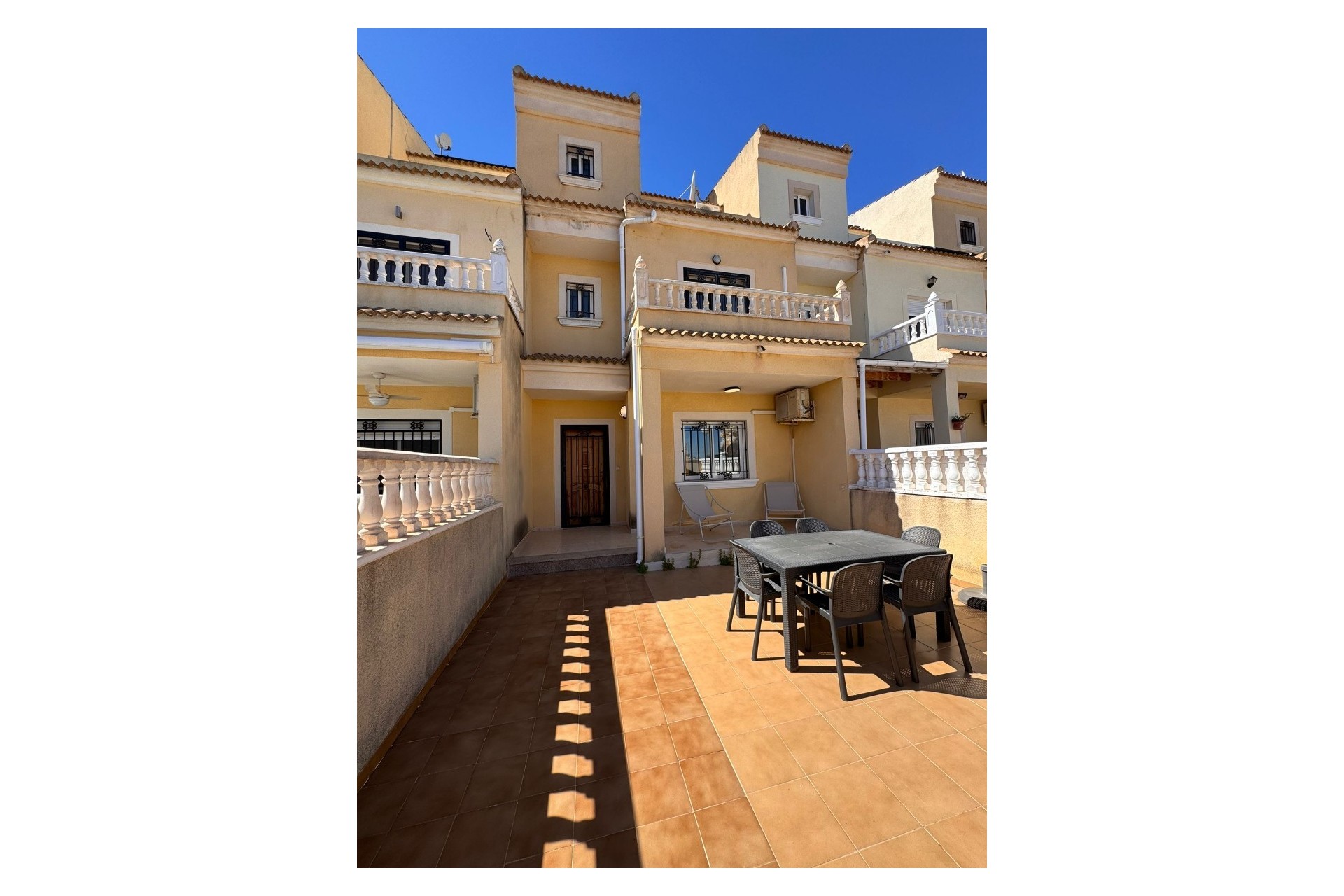 Reventa - Town House -
Campoamor - Costa Blanca