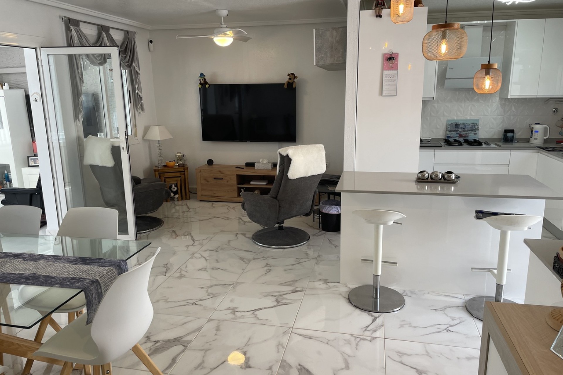 Reventa - Town House -
Camposol - Inland