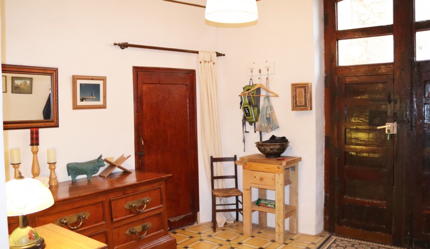 Reventa - Town House -
Castell de Castells - Inland