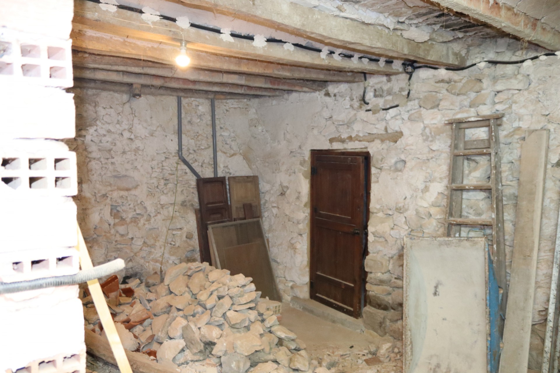 Reventa - Town House -
Castell de Castells - Inland