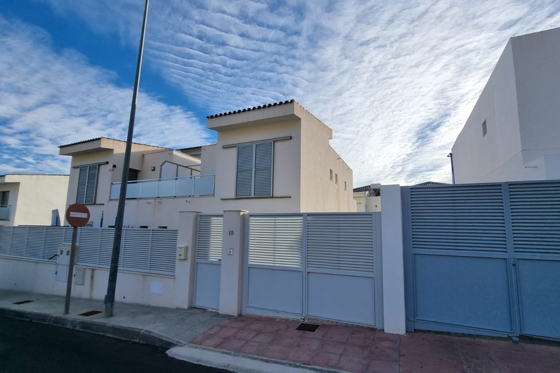 Reventa - Town House -
Cox - Inland