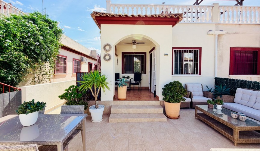 Reventa - Town House -
Daya Vieja - Costa Blanca