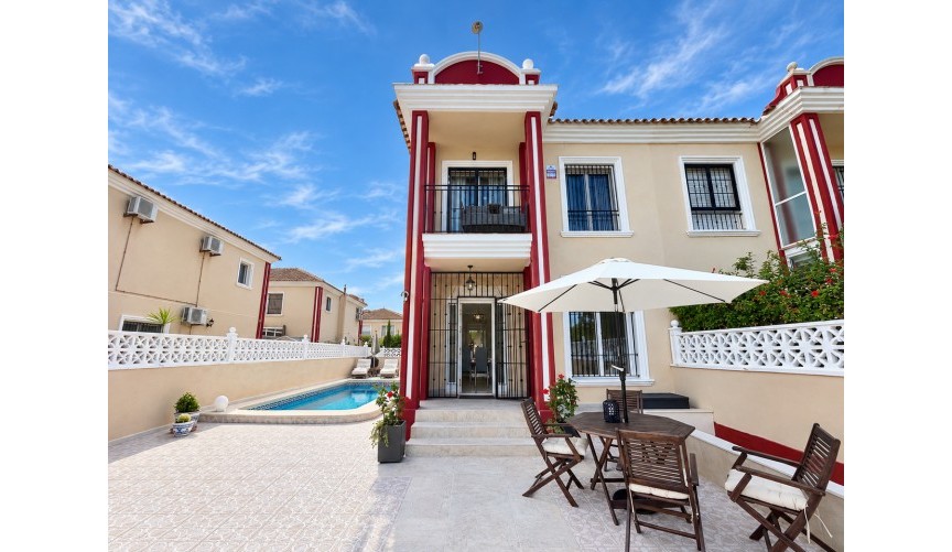 Reventa - Town House -
Dehesa de Campoamor - Costa Blanca