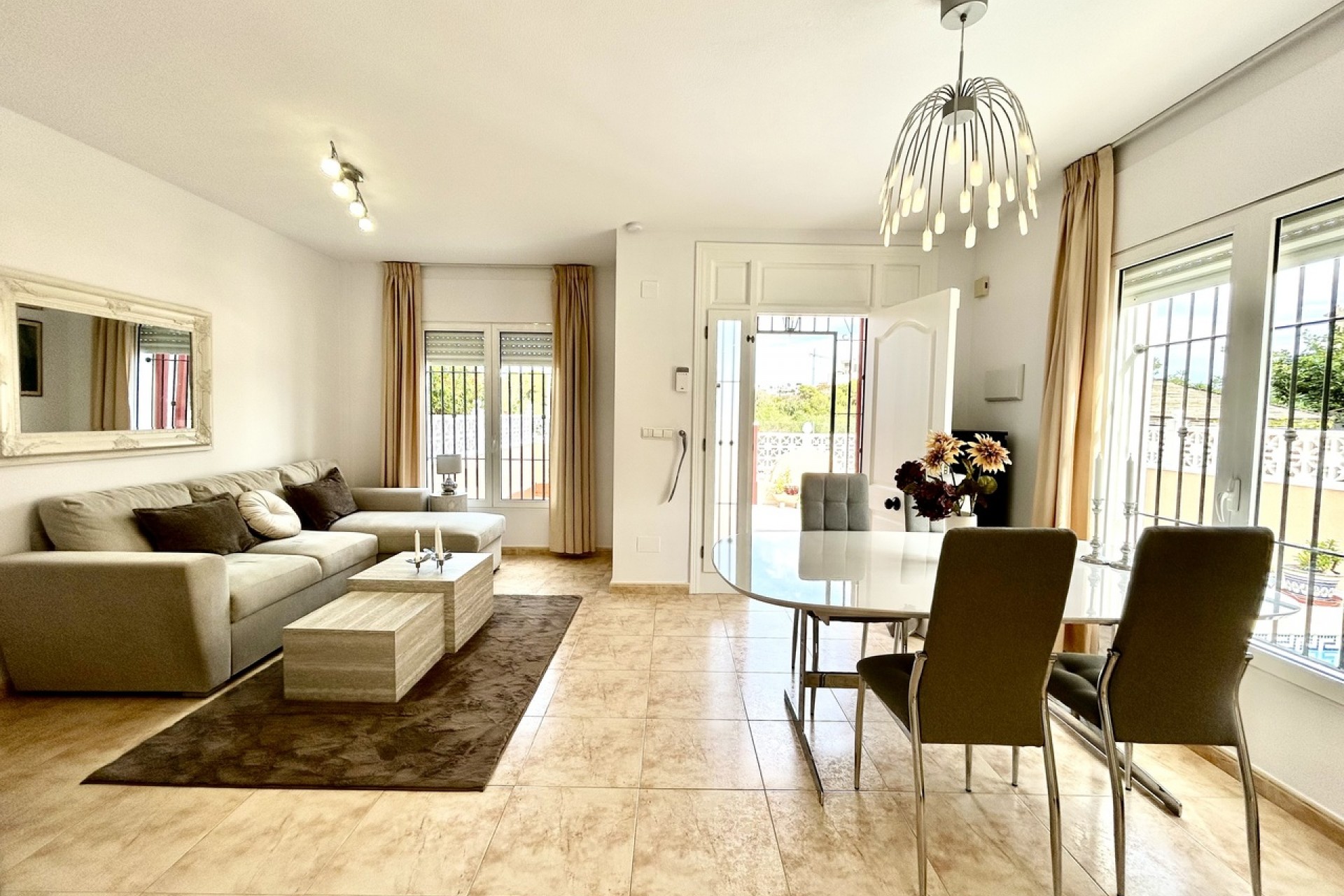 Reventa - Town House -
Dehesa de Campoamor - Costa Blanca