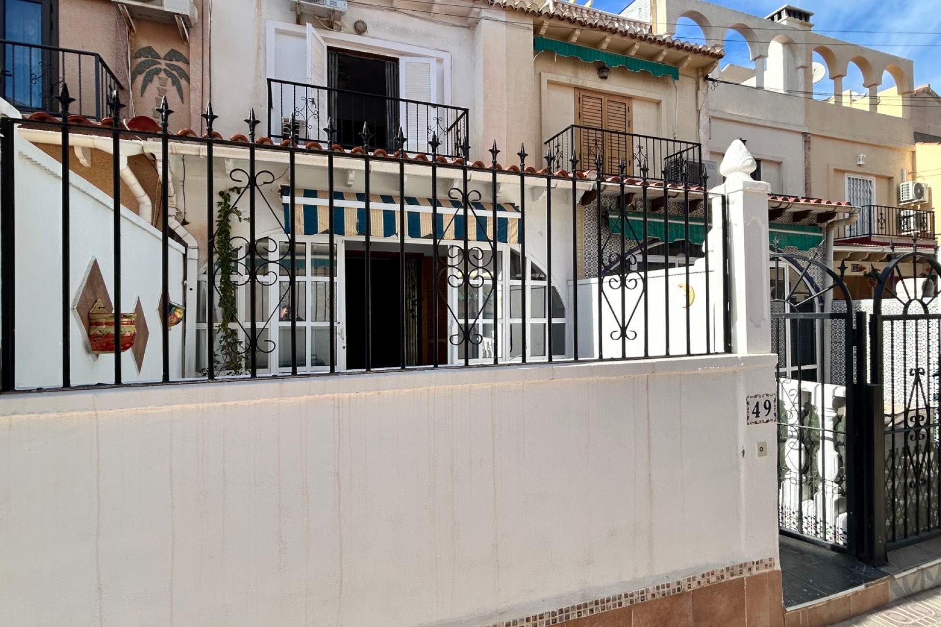 Reventa - Town House -
El Chaparral - Inland