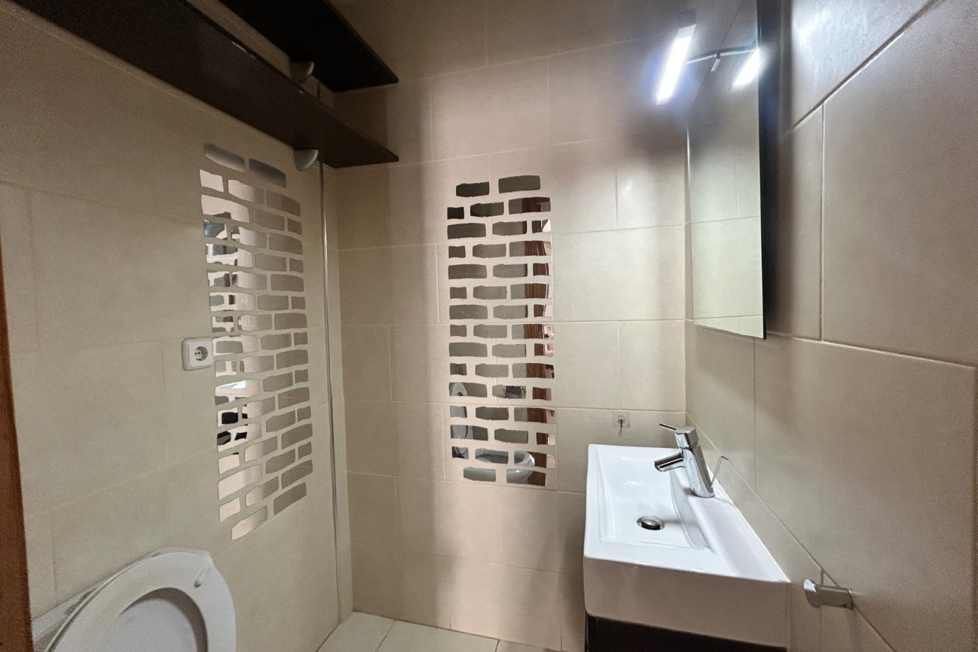 Reventa - Town House -
El Chaparral - Inland