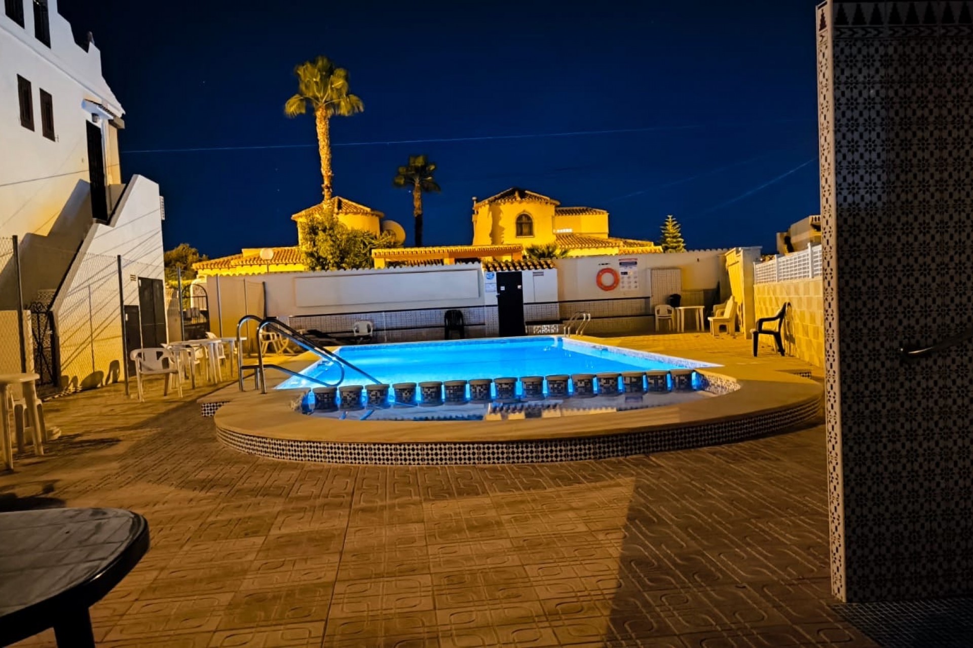 Reventa - Town House -
El Chaparral - Inland