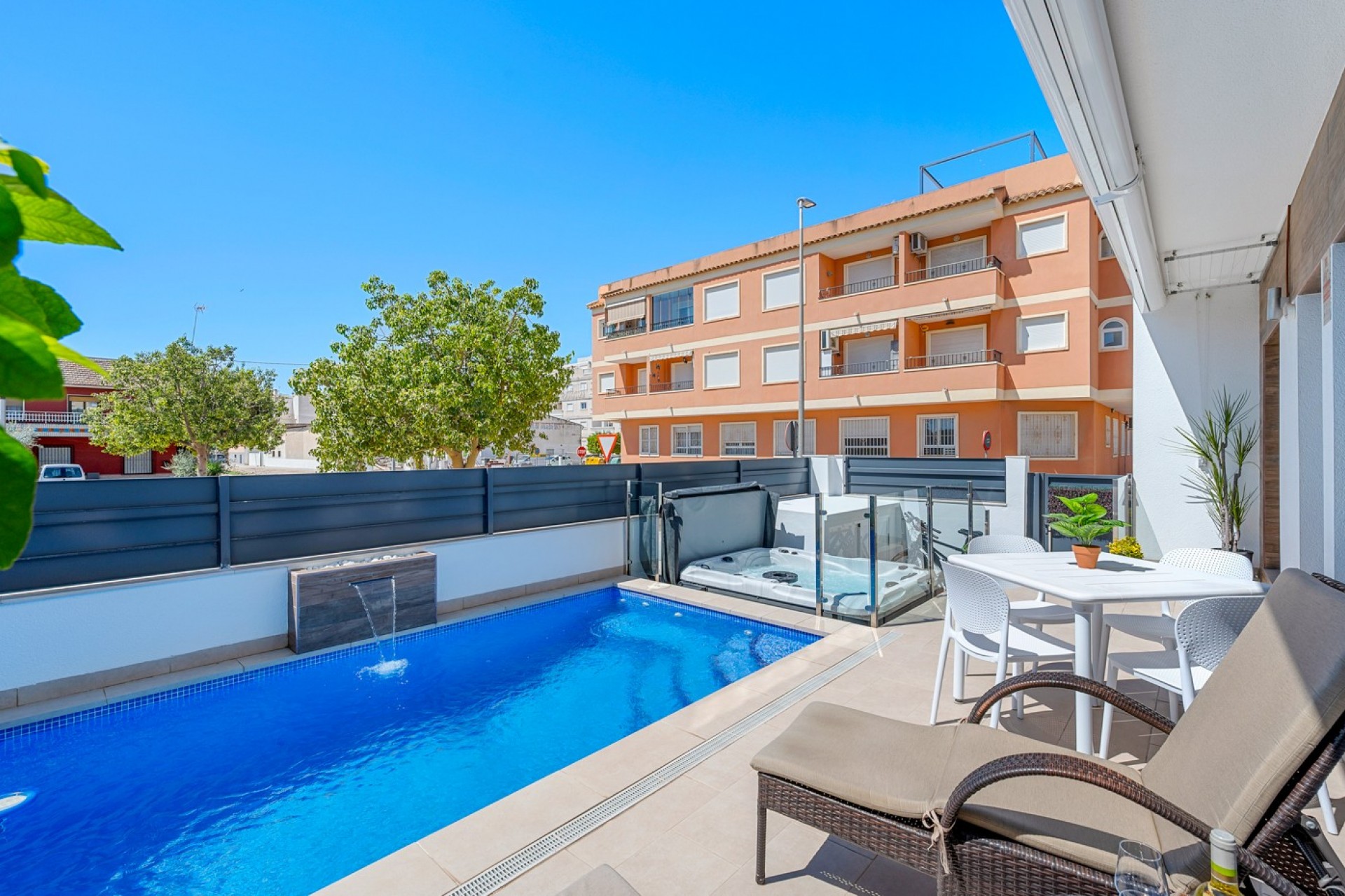 Reventa - Town House -
Formentera del Segura - Costa Blanca