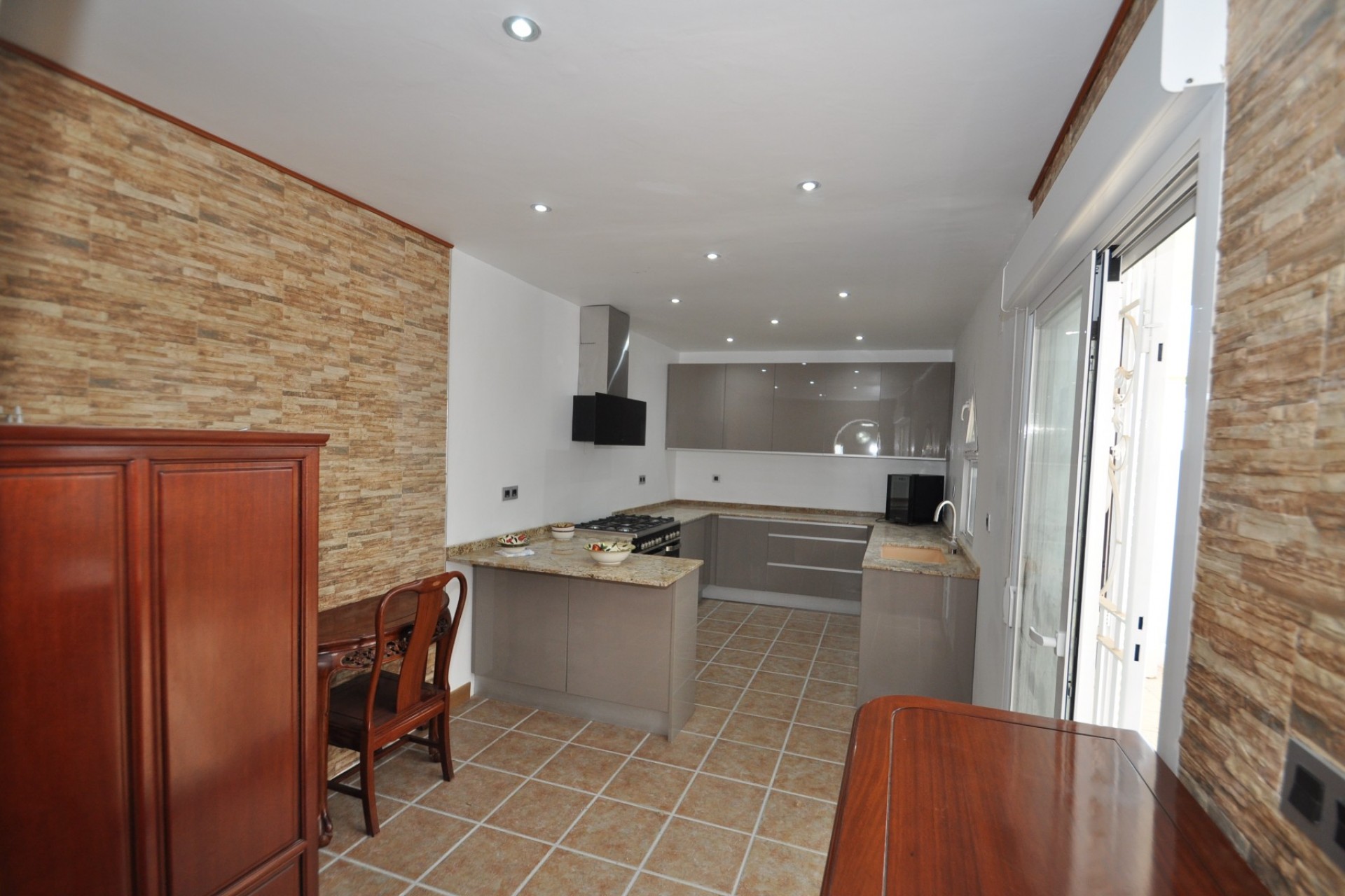 Reventa - Town House -
Fortuna - Inland