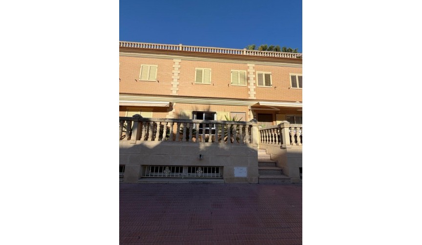 Reventa - Town House -
Guardamar del Segura - Pueblo