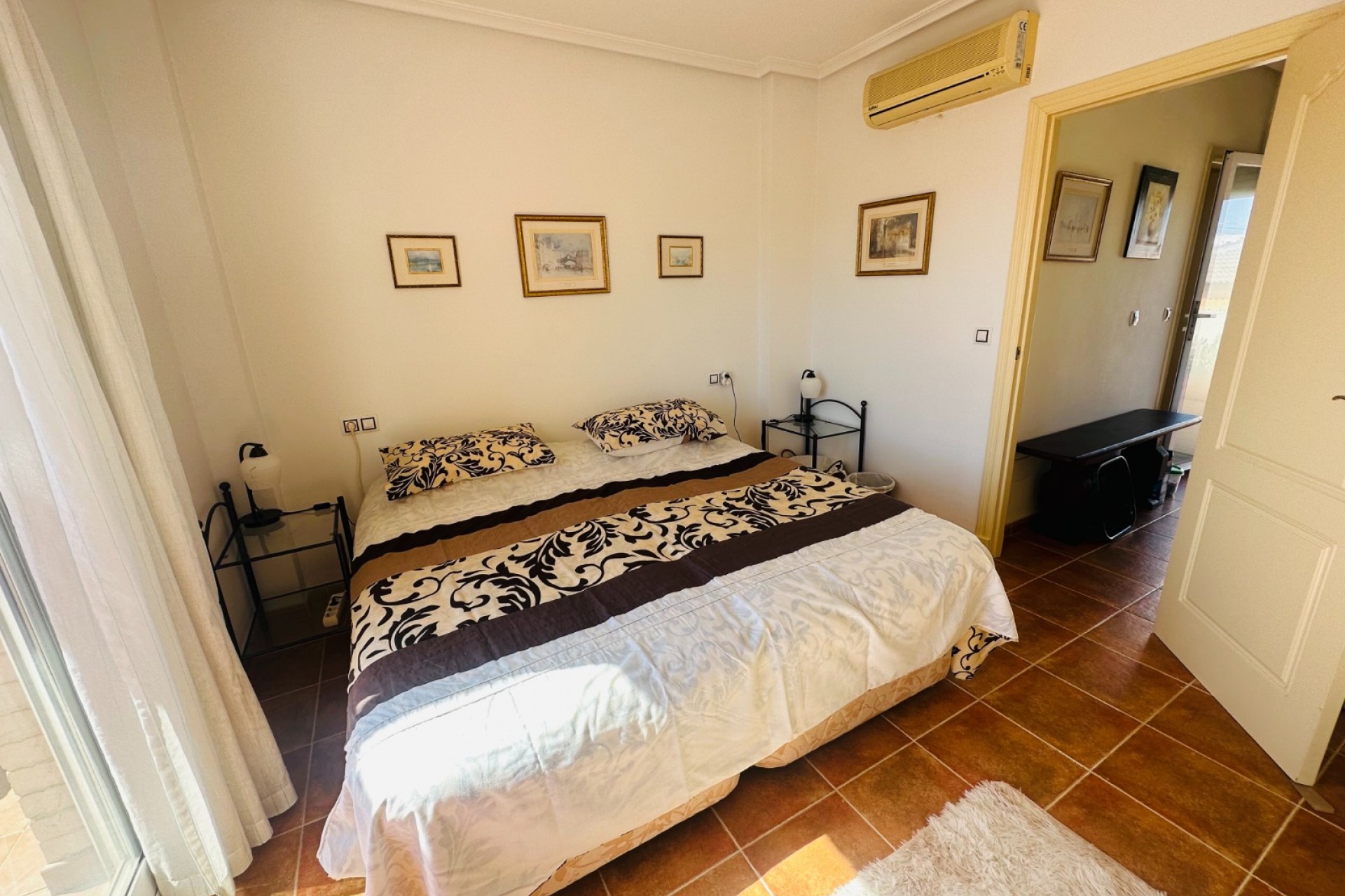 Reventa - Town House -
Jacarilla - Inland