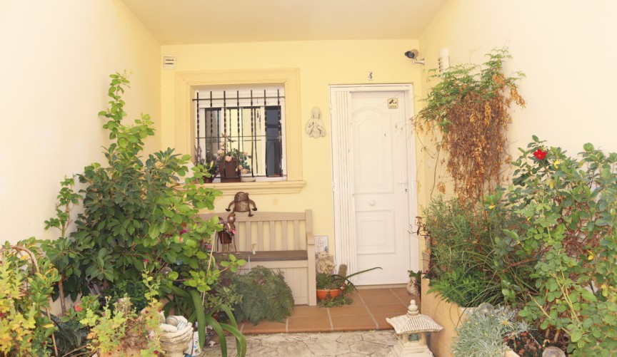 Reventa - Town House -
Jalón - Inland