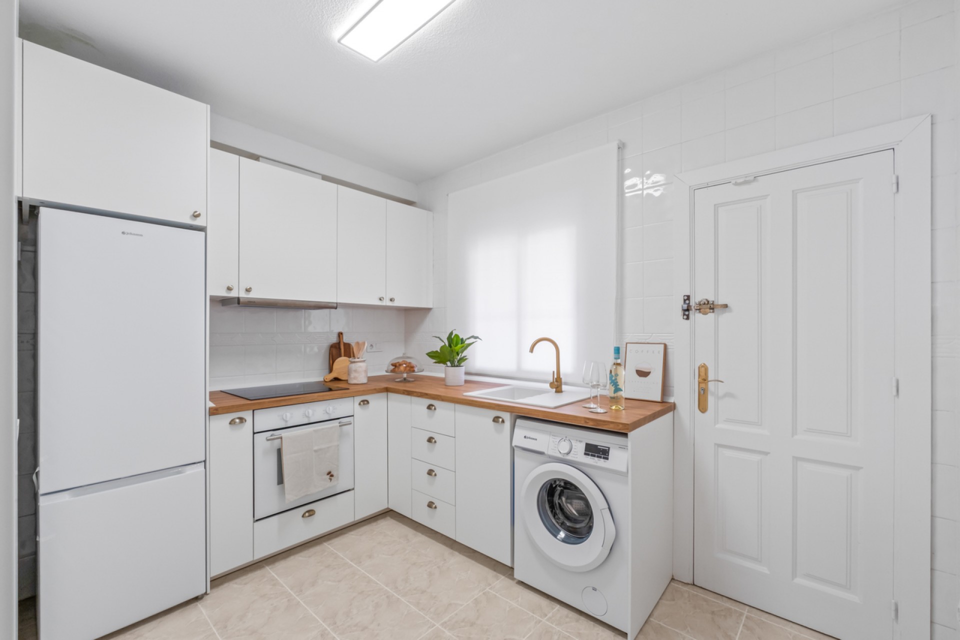 Reventa - Town House -
La Florida - Inland