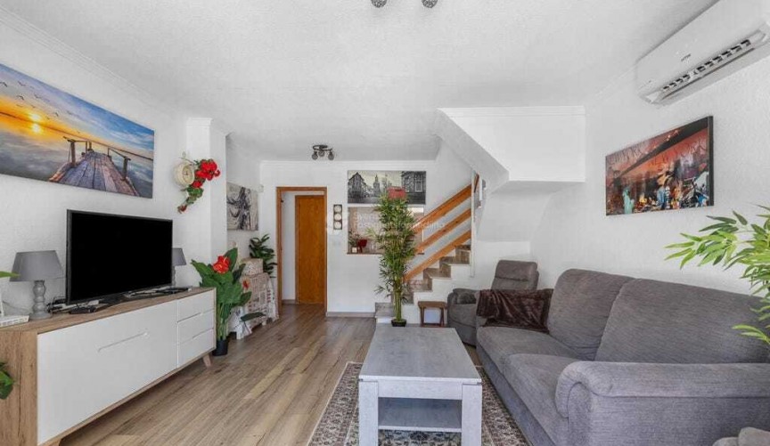 Reventa - Town House -
La Rosaleda - Inland