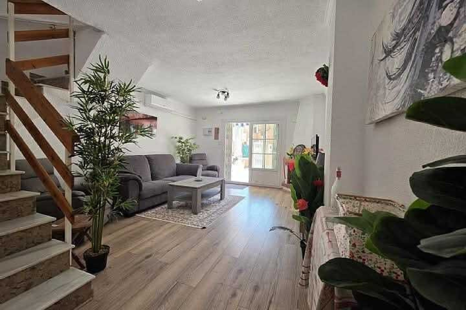 Reventa - Town House -
La Rosaleda - Inland