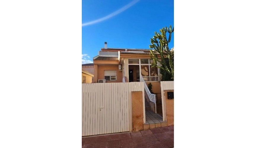 Reventa - Town House -
Los Alcazares - Costa Calida