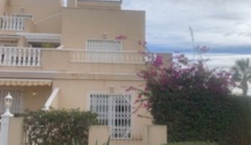 Reventa - Town House -
Los Altos - Costa Blanca