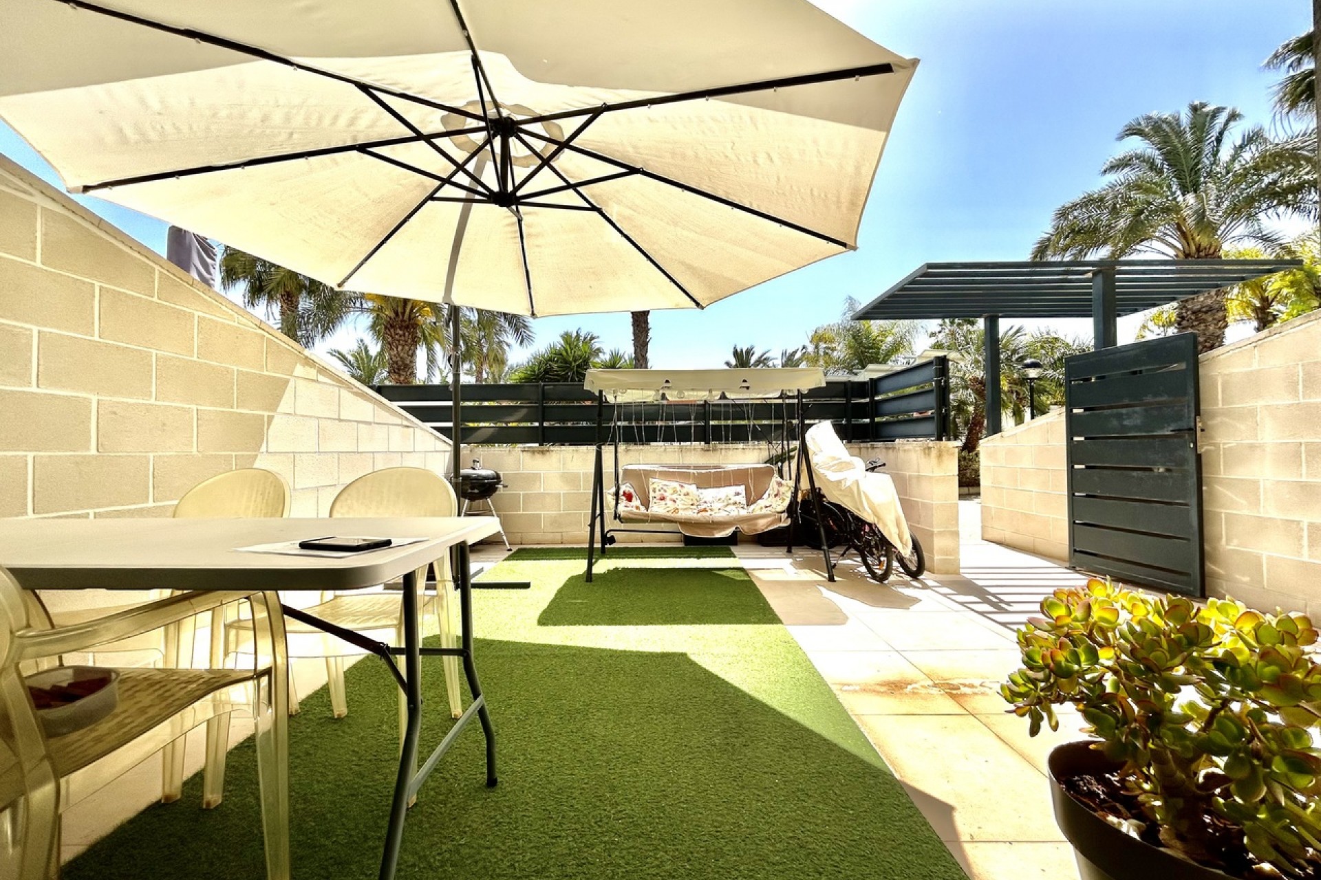 Reventa - Town House -
Los Dolses - Inland