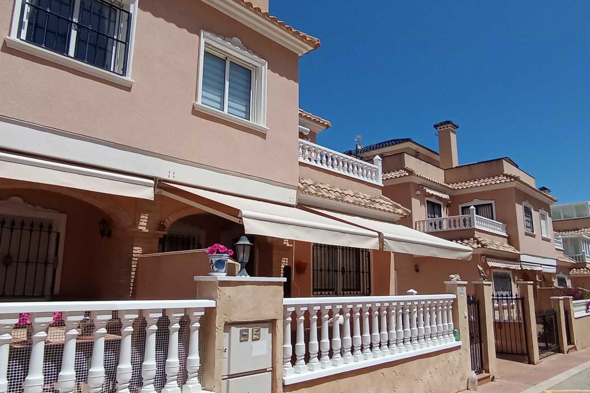 Reventa - Town House -
Los Dolses - Inland