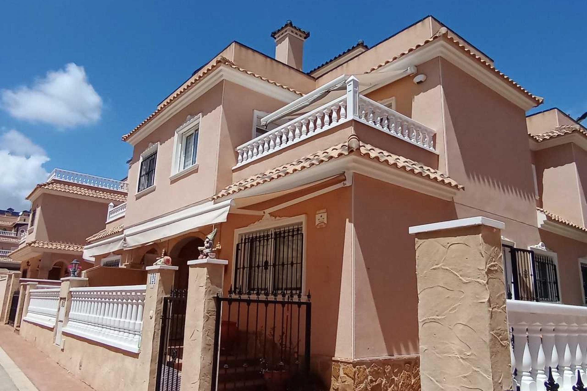 Reventa - Town House -
Los Dolses - Inland
