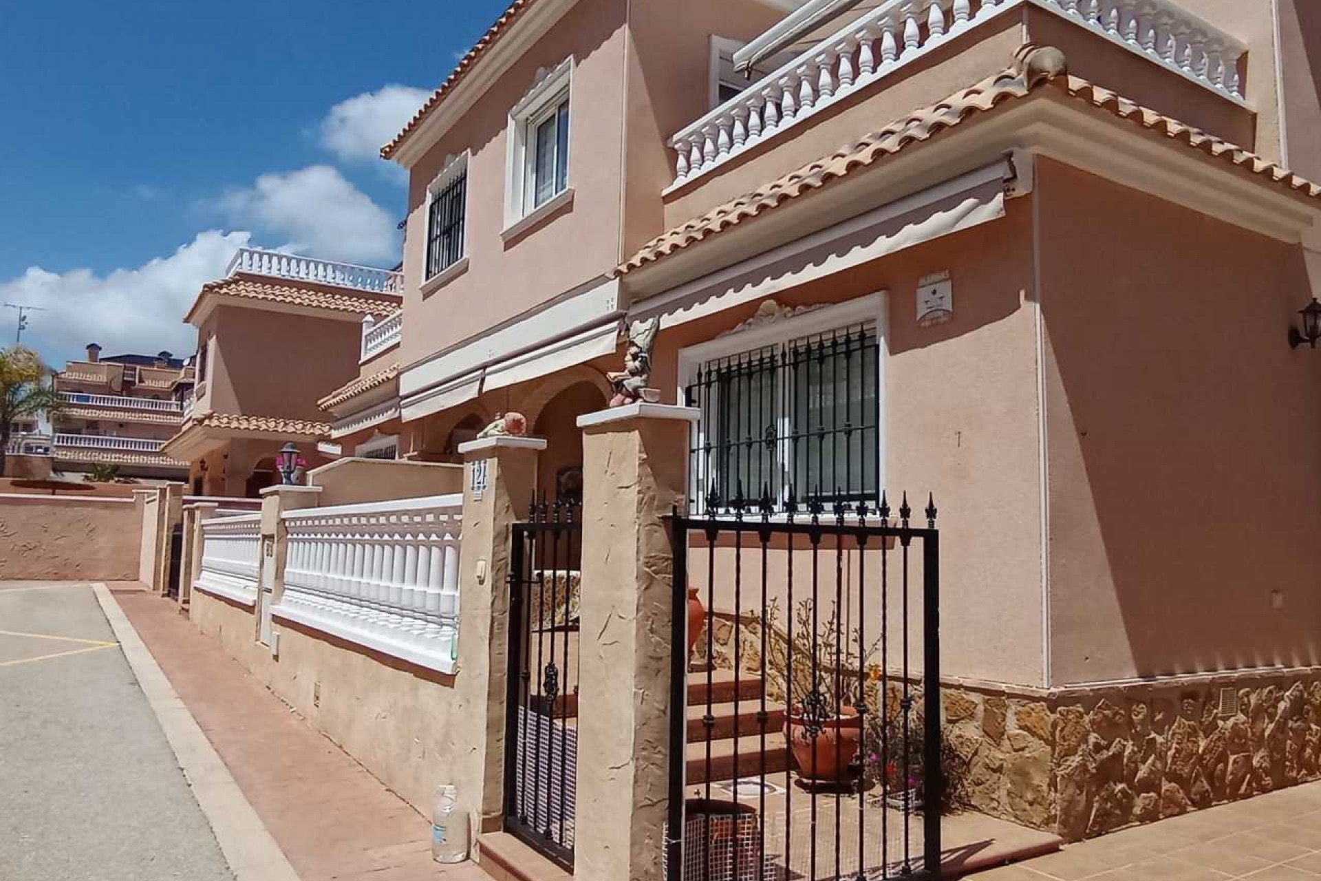 Reventa - Town House -
Los Dolses - Inland