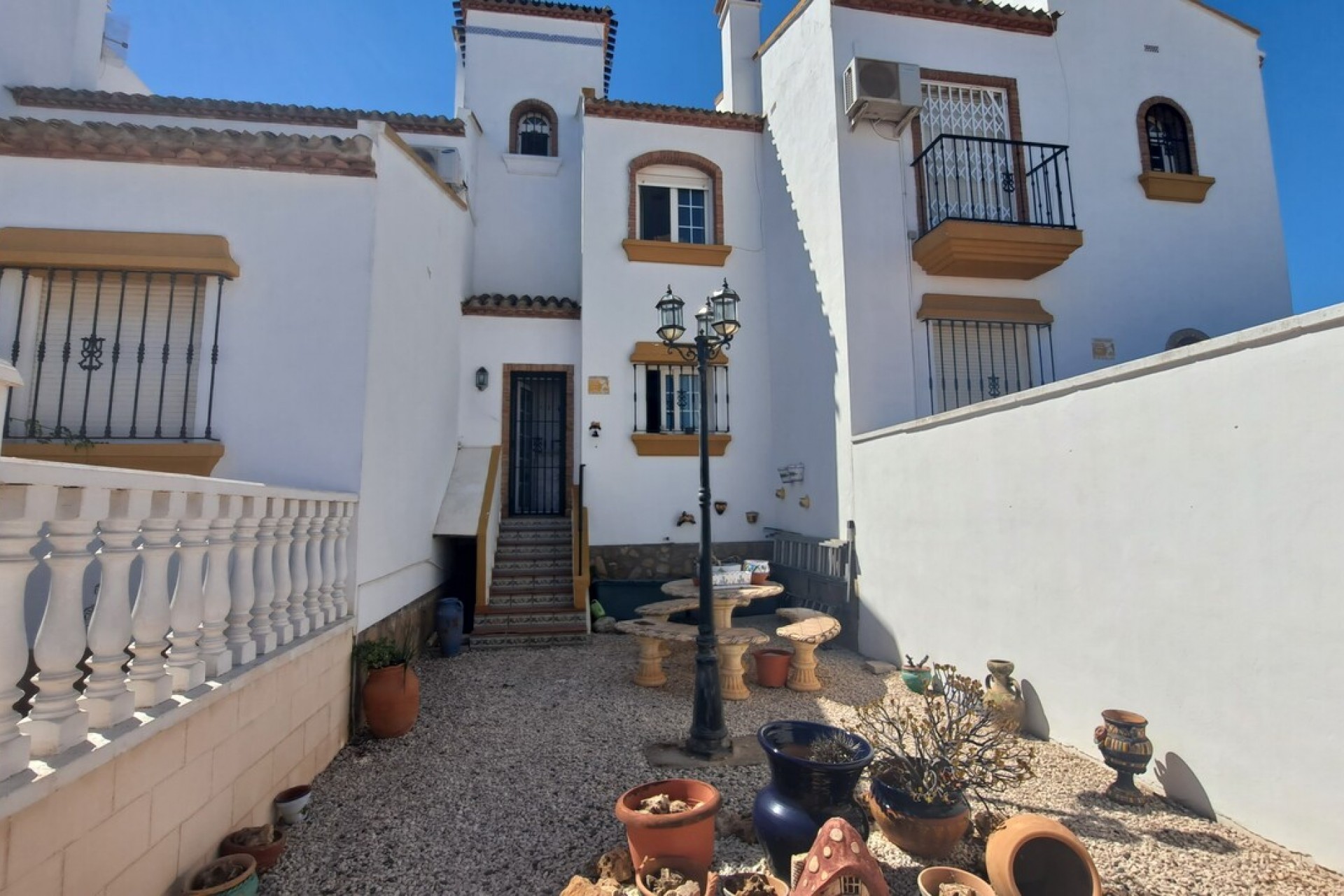 Reventa - Town House -
Los Dolses - Inland