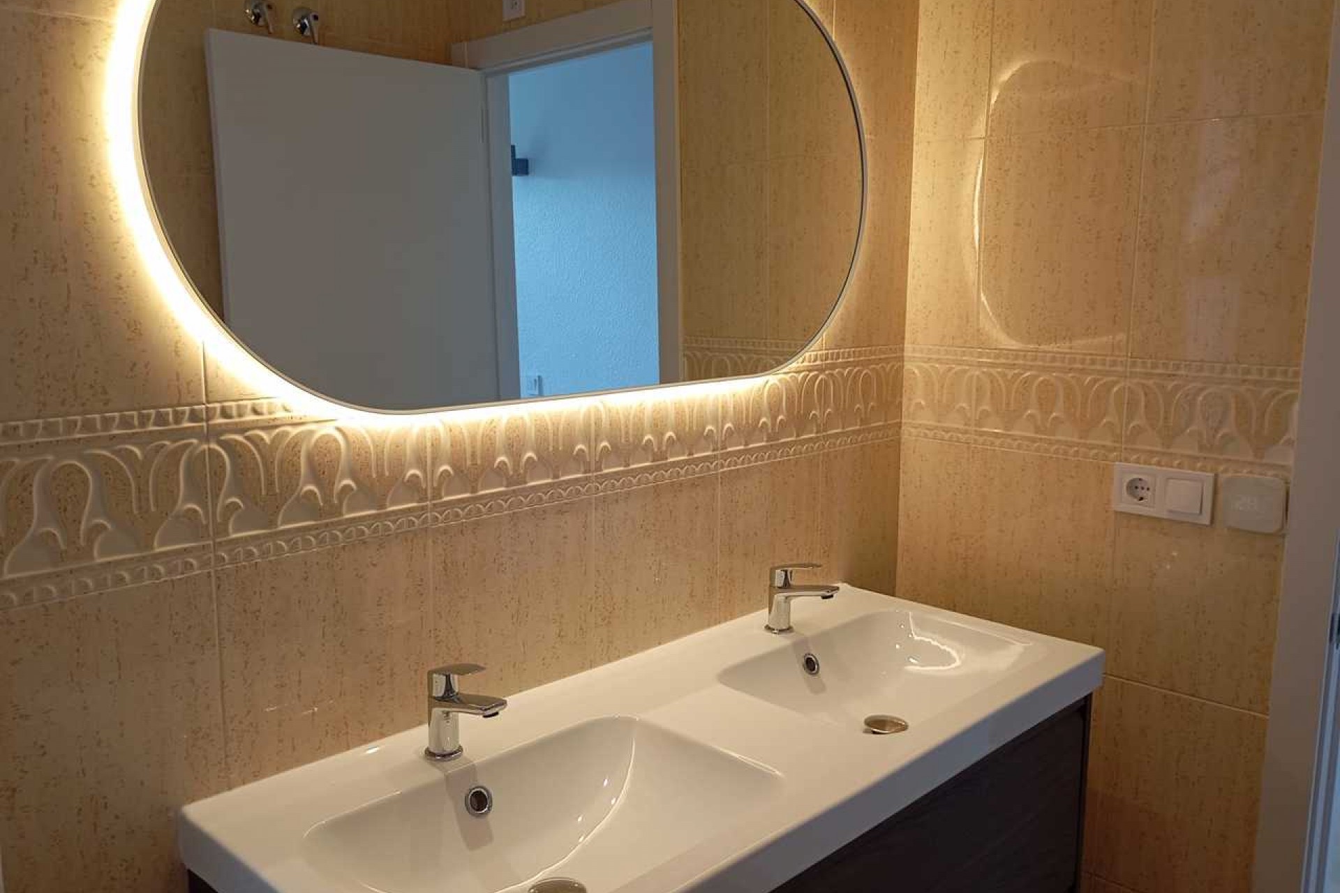 Reventa - Town House -
Mil Palmeras - Costa Blanca