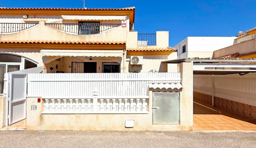 Reventa - Town House -
Orihuela Costa - Costa Blanca