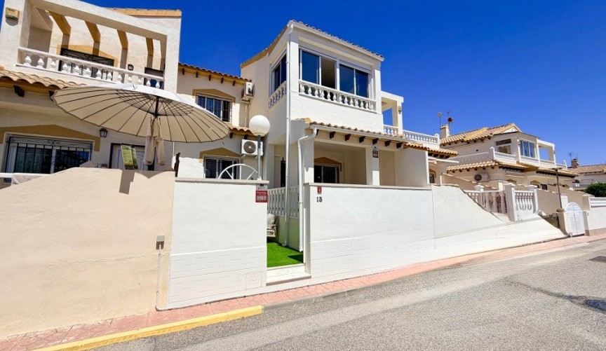 Reventa - Town House -
Orihuela Costa - Costa Blanca