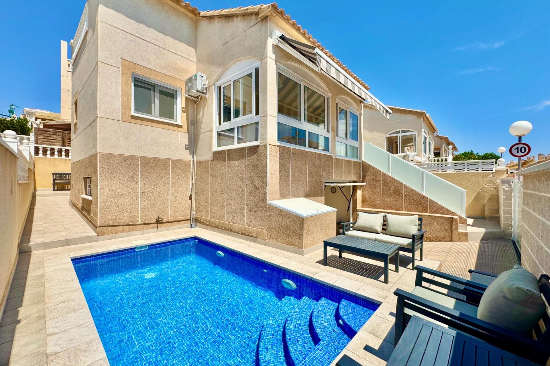 Reventa - Town House -
Orihuela Costa - La Florida
