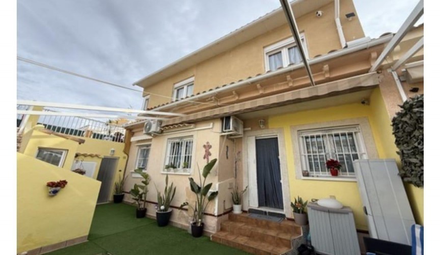 Reventa - Town House -
Orihuela Costa - La Florida