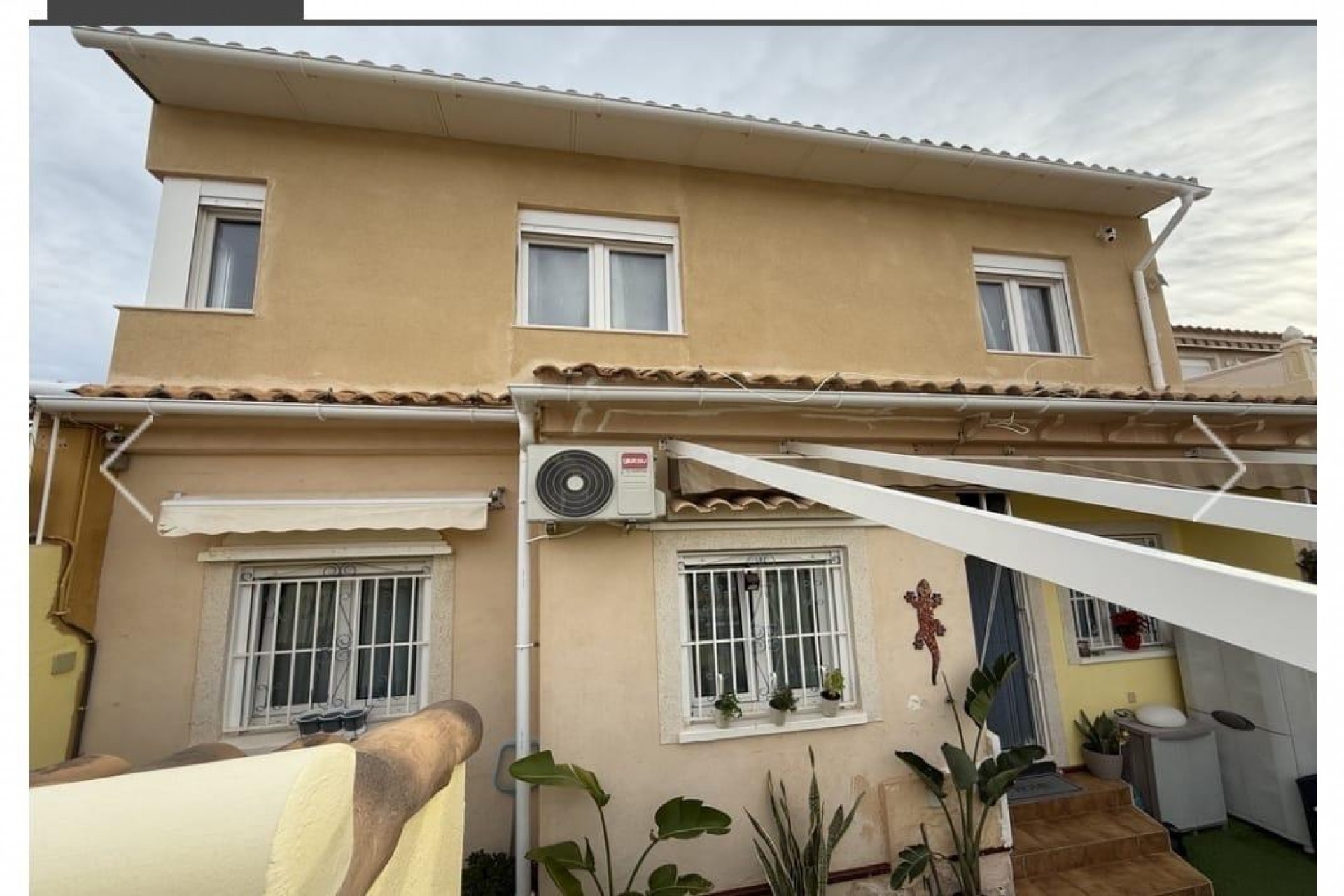 Reventa - Town House -
Orihuela Costa - La Florida