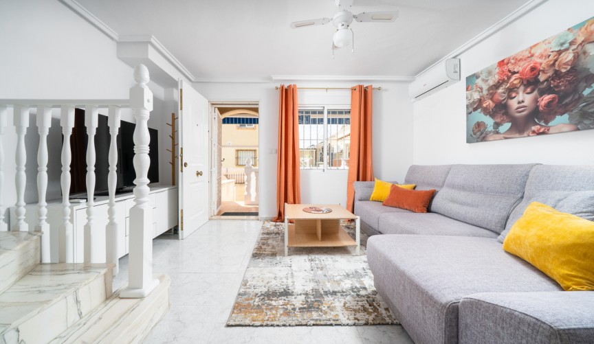 Reventa - Town House -
Orihuela Costa - Los Almendros - La Florida