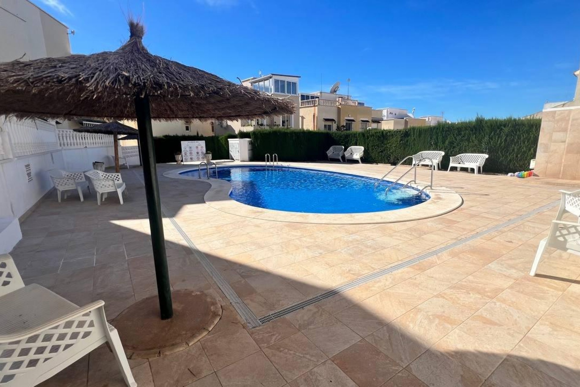 Reventa - Town House -
Orihuela Costa - Los Almendros-la Florida