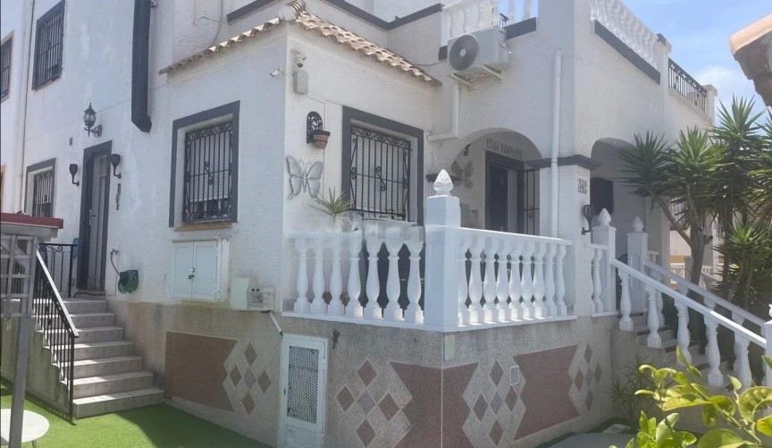 Reventa - Town House -
Orihuela Costa - Los Almendros-la Florida