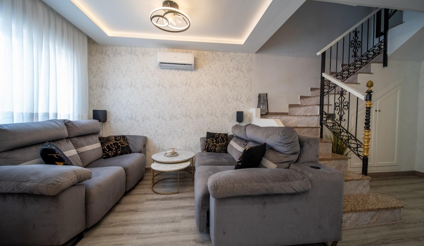 Reventa - Town House -
Orihuela Costa - PAU 26