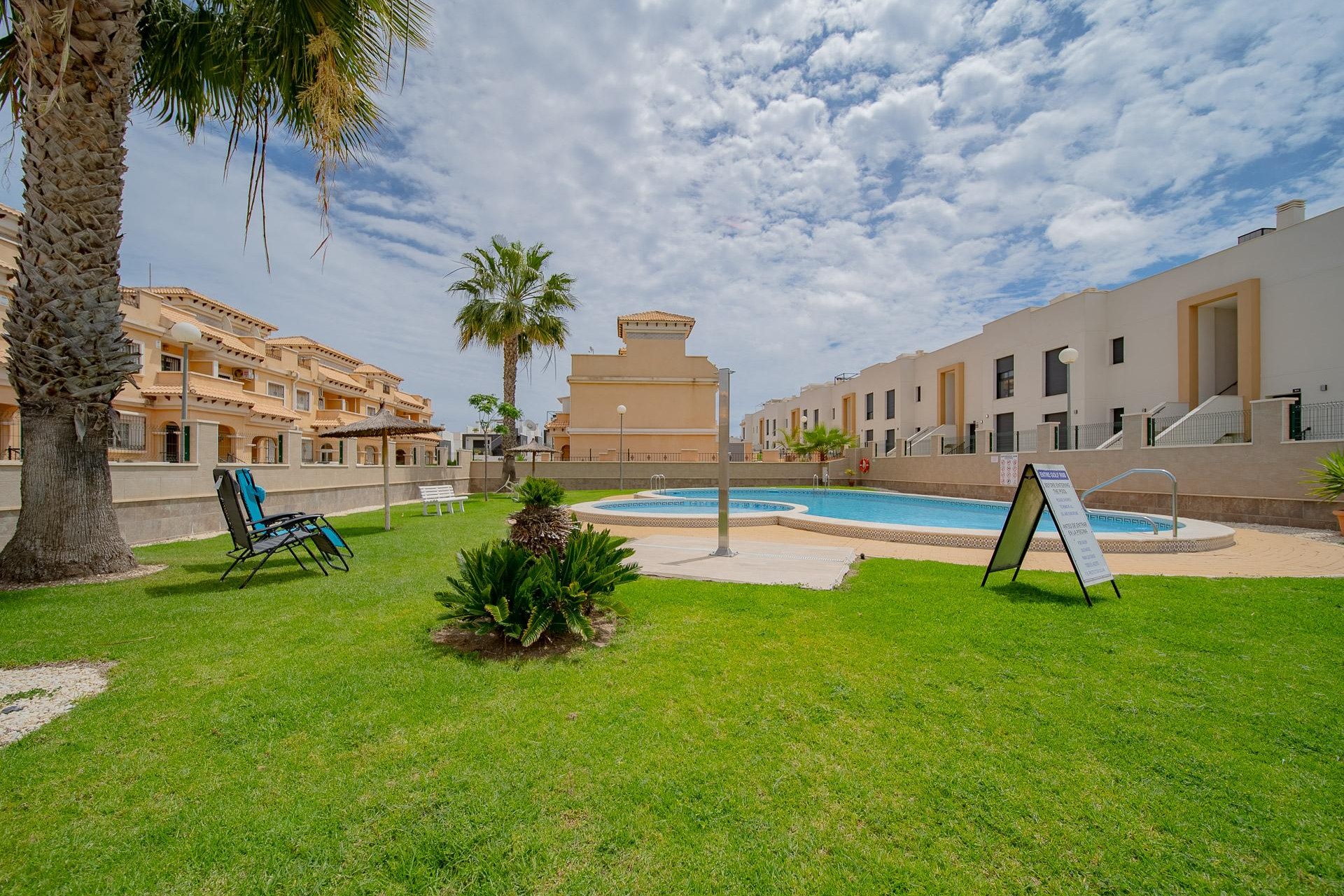 Reventa - Town House -
Orihuela Costa - PAU 26