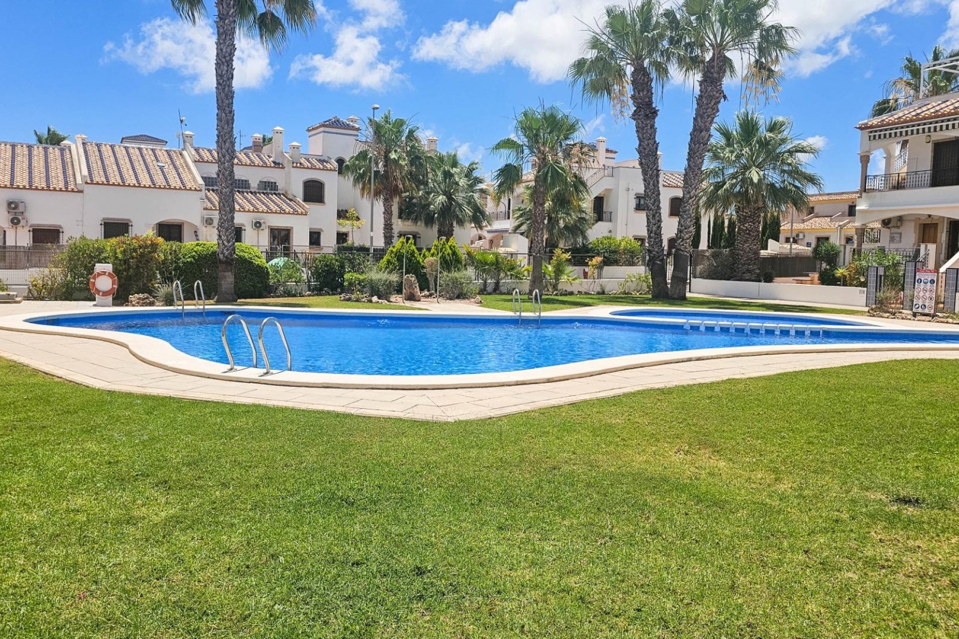 Reventa - Town House -
Orihuela Costa - PAU 8