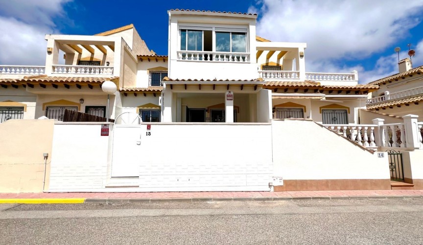 Reventa - Town House -
Orihuela - Urbanización Perla Del Mar