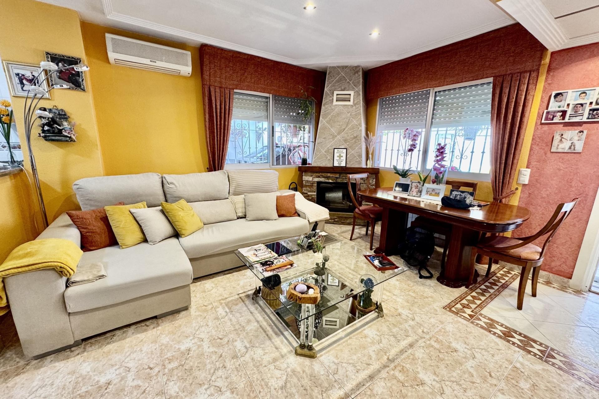 Reventa - Town House -
Orihuela - Urbanización Perla Del Mar