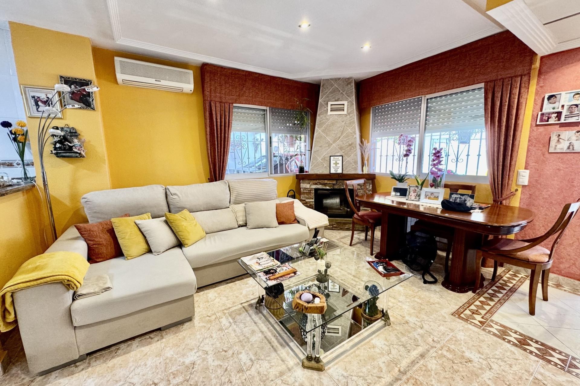 Reventa - Town House -
Orihuela - Urbanización Perla Del Mar